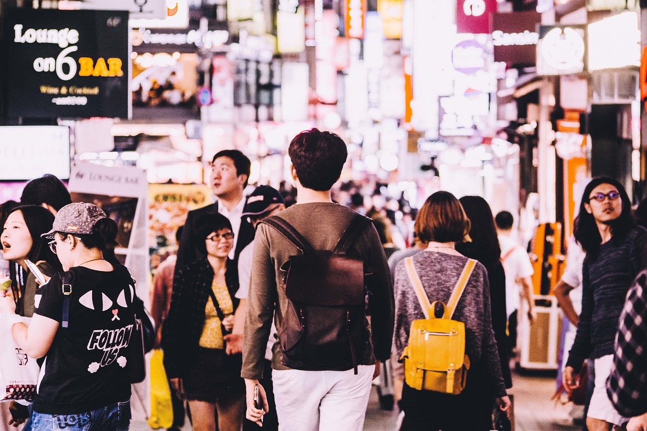 韩国人吃饭喜欢用银筷子